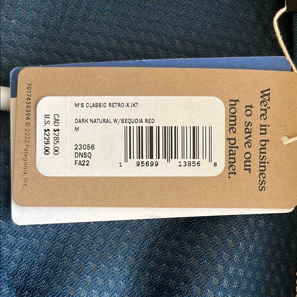 Patagonia Beige and Burgundy Fleece Jacket - Picture 4 of 4